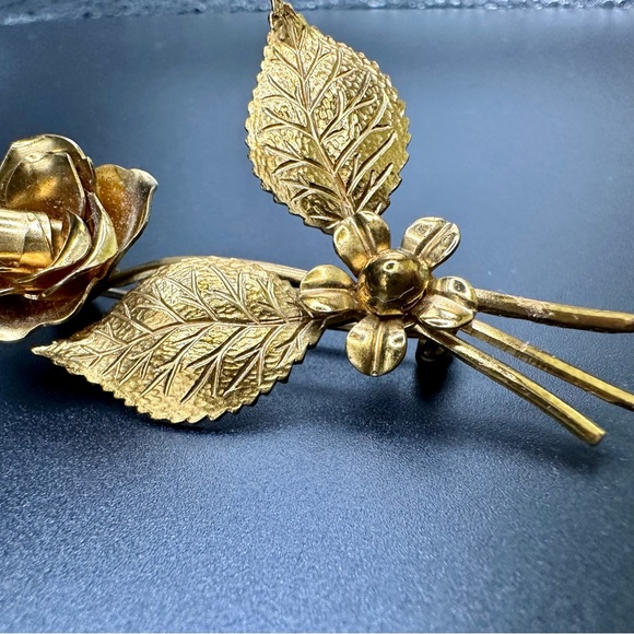 VINTAGE Coro SIGNED 2” Gold Tone Rose Flower Brooch Pin 1940s unique - Picture 4 of 11